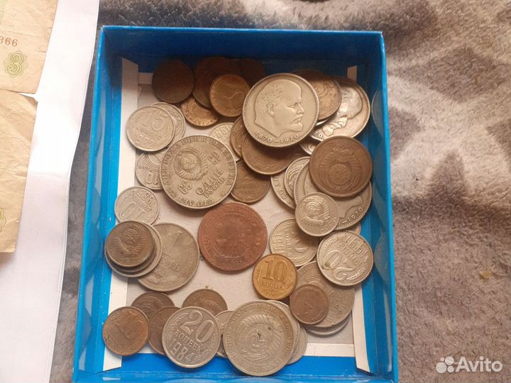 Монеты и купюры