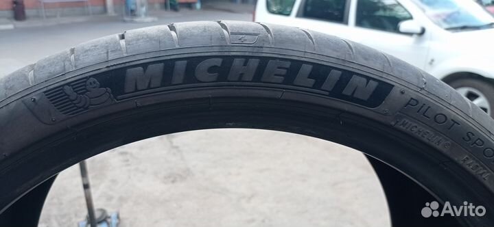 Michelin Pilot Sport 4 S 245/35 R20 и 275/30 R20