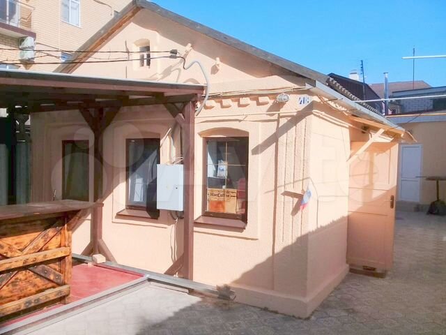 Комната 10 м² в 7-к., 1/2 эт.