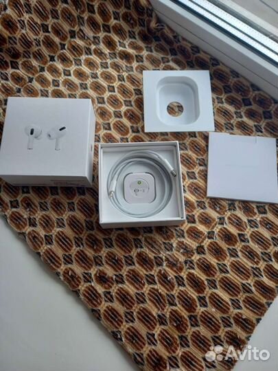 Беспроводные наушники apple airpods