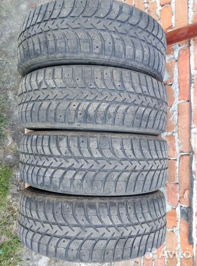 Bridgestone Ice Cruiser 7000 205/60 R16 92T