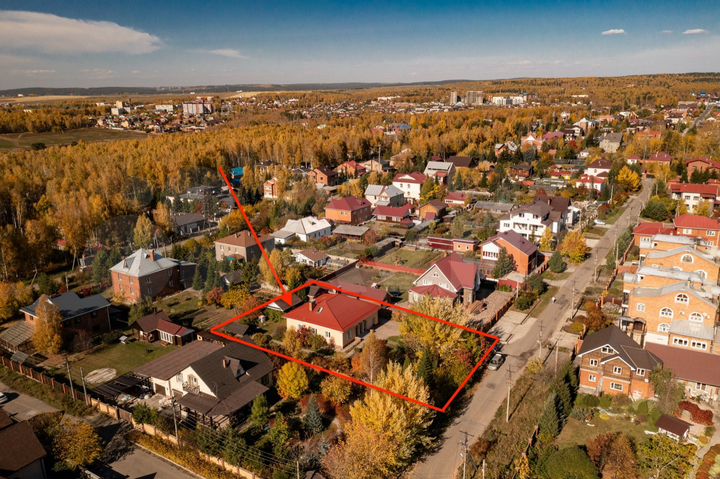 Коттедж 275 м² на участке 15 сот.