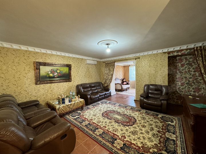 2-к. квартира, 70 м², 1/5 эт.