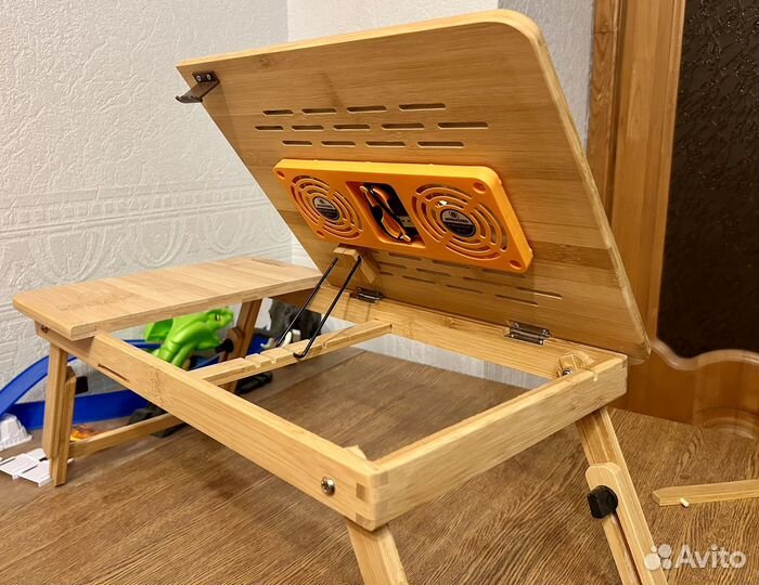 Столик для ноутбука Daswerk