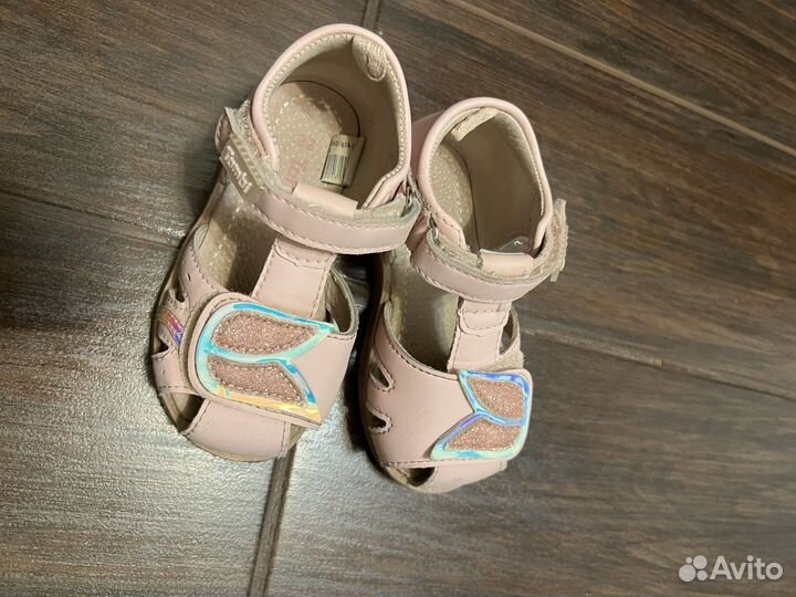 Сандалии для девочки