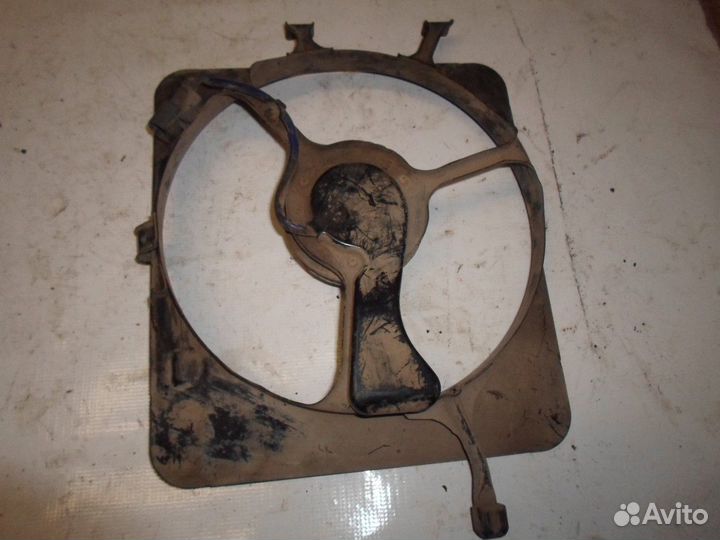 Диффузор вентилятора (Honda CR-V)