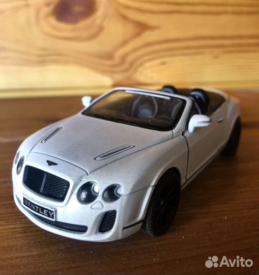 Коллекционные машинки Kinsmart