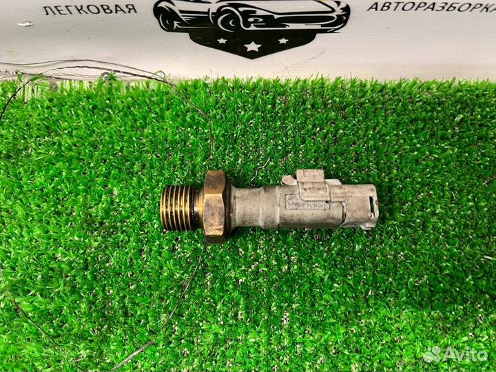 Датчик давления масла Peugeot 806