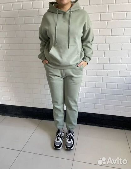 Спортивный костюм утеплённый 46 женский