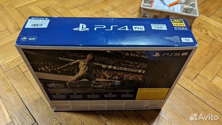 Коробка Sony PS4 Pro