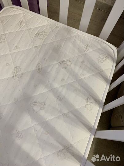 Детская кроватка с матрасом