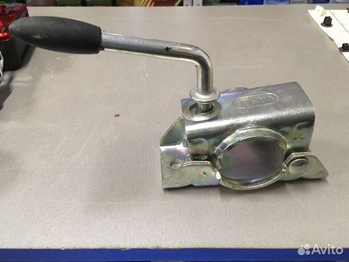 Хомут крепления опорного колеса D48 мм