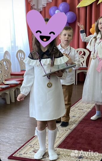 Платье и кардинан