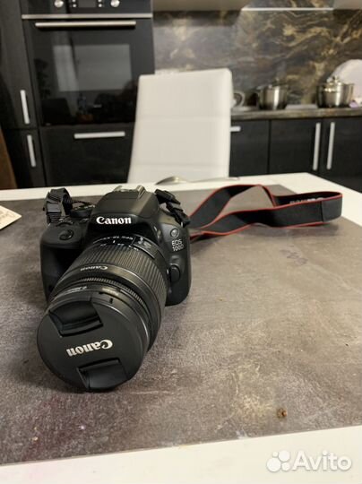 Зеркальный фотоаппарат canon eos100D