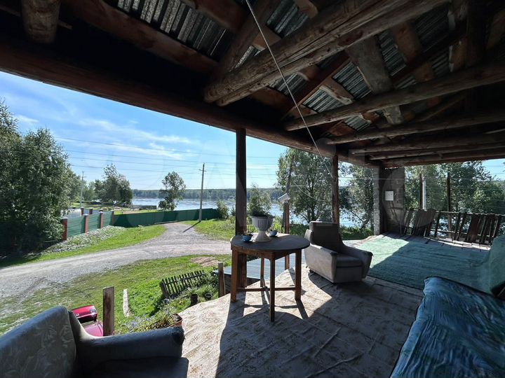 Дом 228 м² на участке 20 сот.