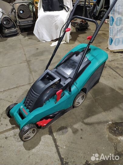 Электрокосилка Бош Ротак 34