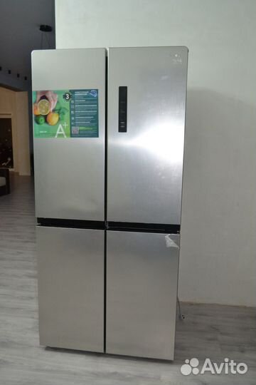 Новый холодильник многодверный серебристый