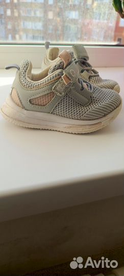 Кроссовки для девочки 23