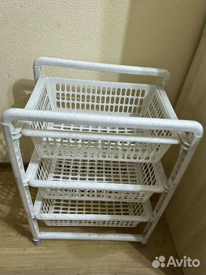 Этажерка пластиковая с выдвижными ящиками