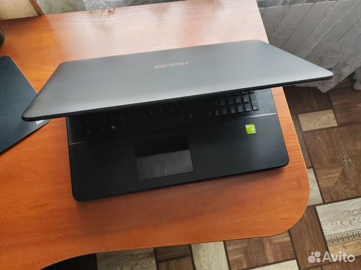 Мощный ноутбук Asus i3-5010U/8gb/SSD/920M