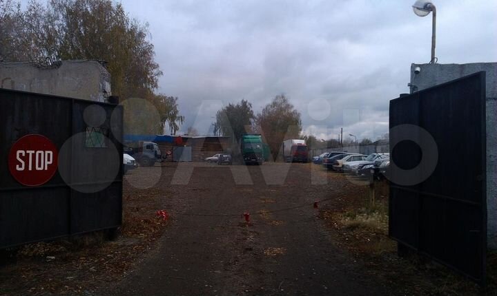 Машиноместо, > 30 м²