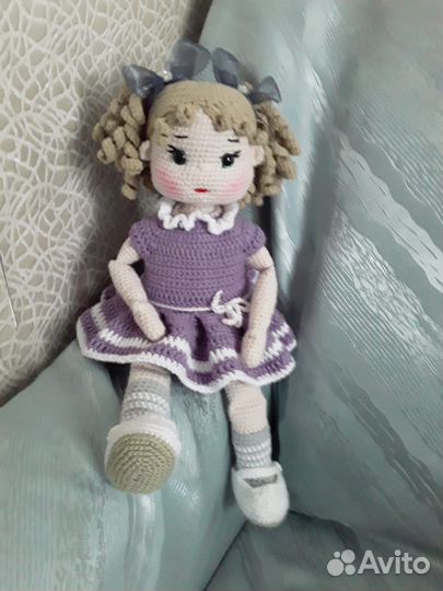 Вязаная кукла ручной работы