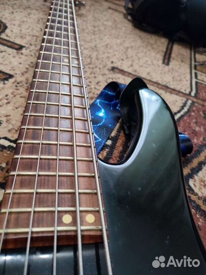 Бас гитара 5 струн