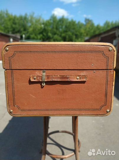 Чемодан каретный