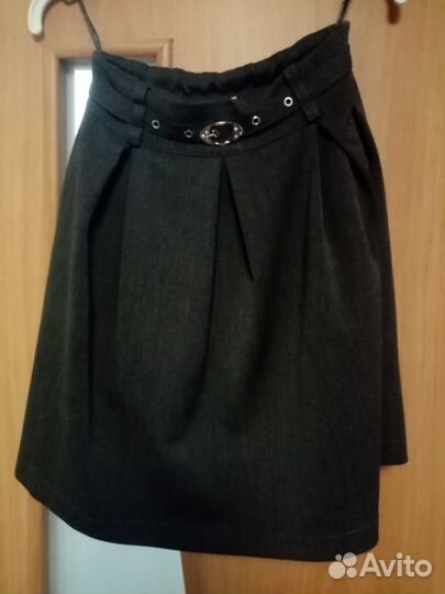 Продам для девочки серую школьную форму