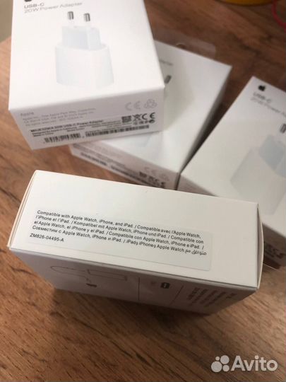 Блок питания Apple USB-C 20W (быстрая зарядка)