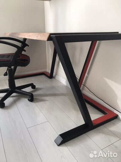 Письменный стол из массива дуба