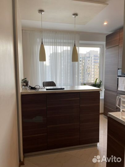 Кухонный остров (барная стойка)