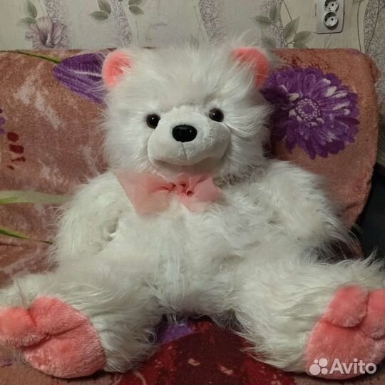 Большой белый мишка