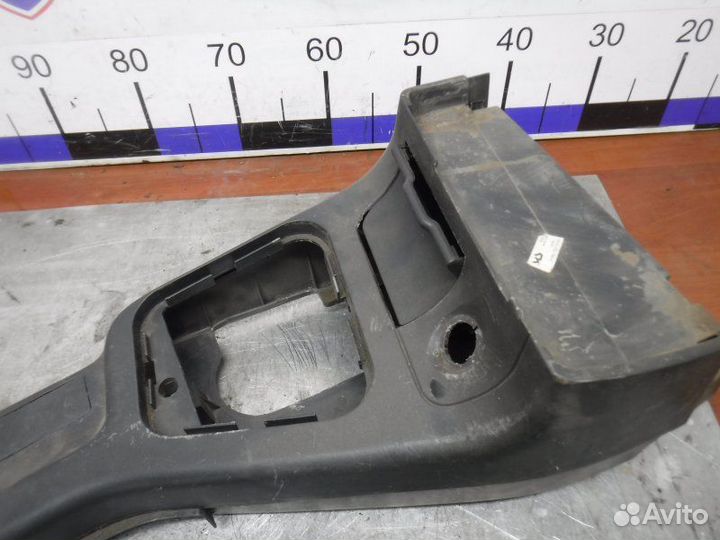 Консоль между сидений Ваз 2112 1.5 2004