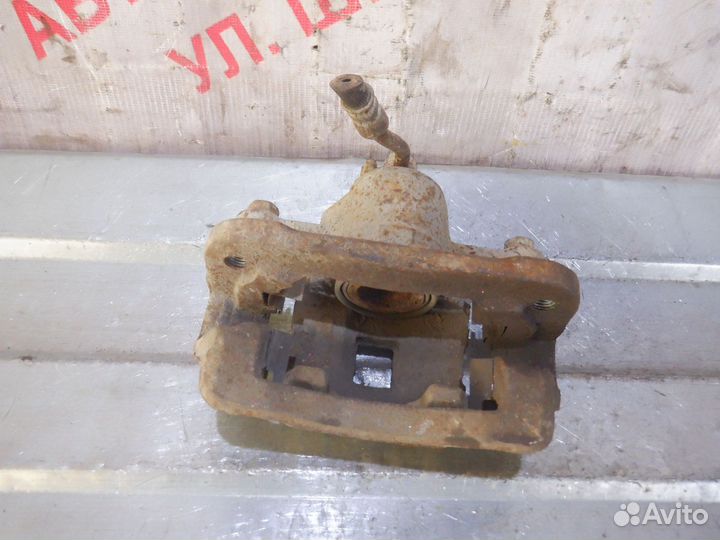 Суппорт тормозной задний правый Киа Соул 1