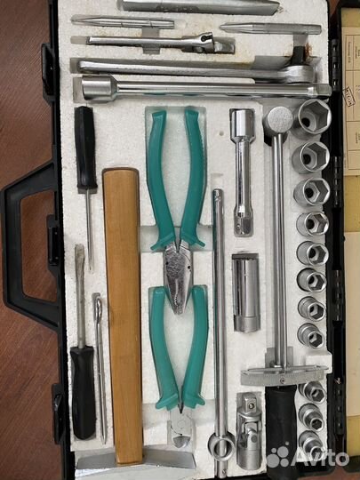 Новый набор инструментов с динамометром