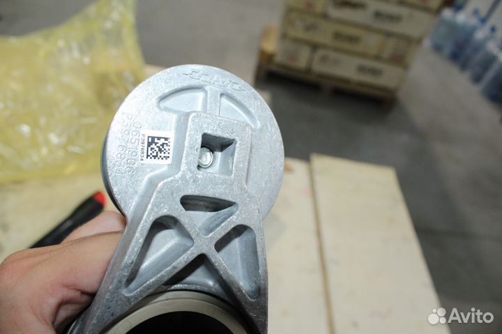 Ролик натяжной Cummins QSB 3976834 Оригинал