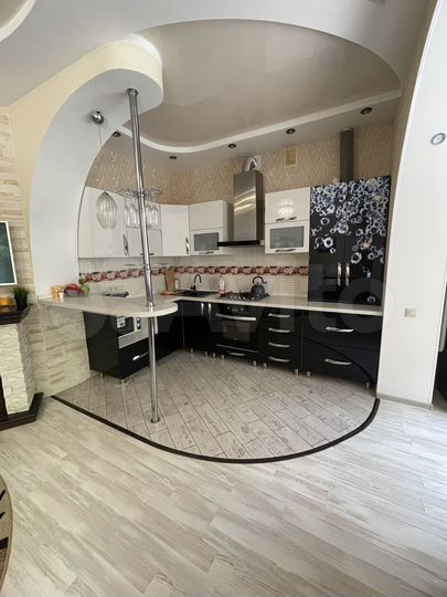 3-к. квартира, 78 м², 1/3 эт.