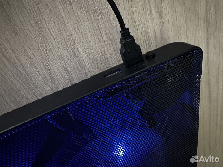 Подставка с охлаждением для ноутбука