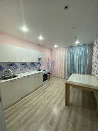 2-к. квартира, 65 м², 1/12 эт.