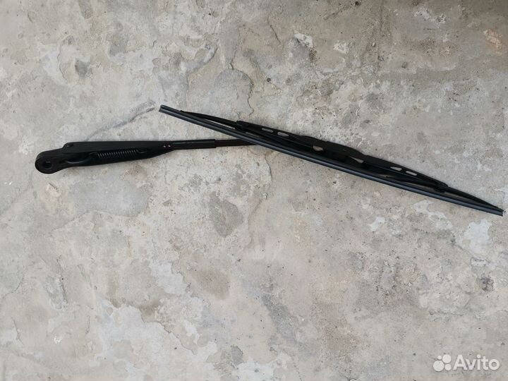 Держатель стеклоочистителя передний Niva Urban