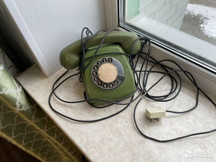 Телефон карболитовый стационарный 1993 год