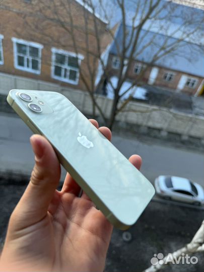 iPhone 12, 64 ГБ