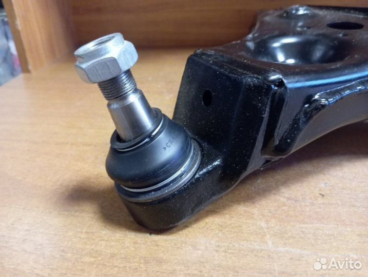 Рычаг подвески для грузовиков передний правый