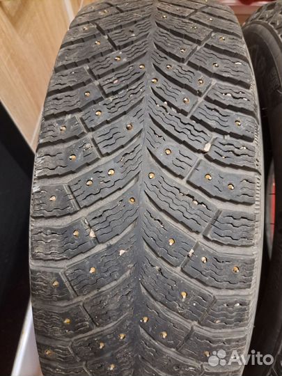 Michelin X-Ice North 4 215/65 R16