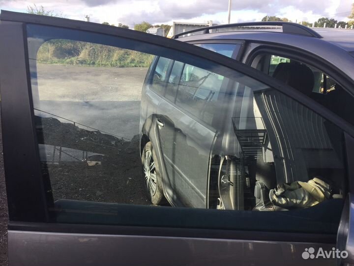 Фольксваген Туран Стекло двери передней правой AS2