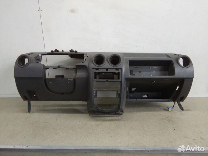 Торпедо Renault Logan 2005-2014