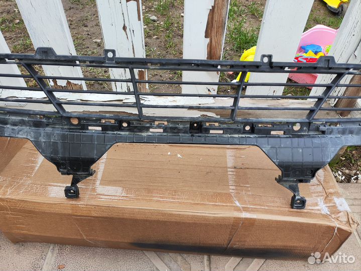 Решетка переднего бампера Hyundai Tucson 4 (NX4) 2