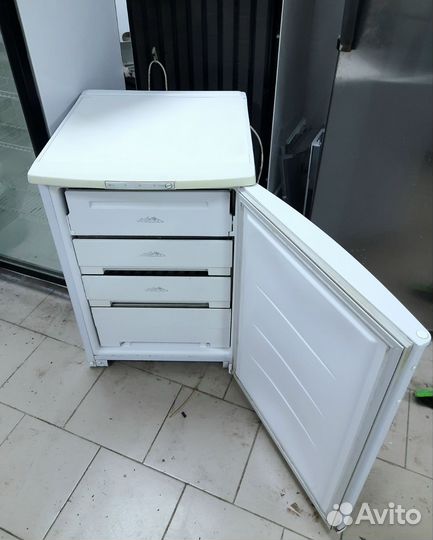 Морозильная камера Бирюса 85см