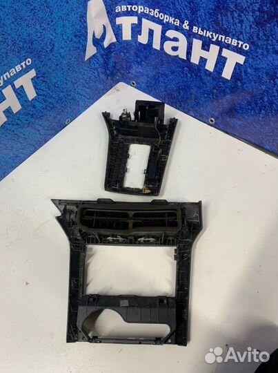 Консоль центральная Opel Astra H Z18XE 2005